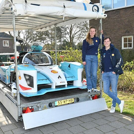 Bezoek van duurzame waterstof-racewagen Forze