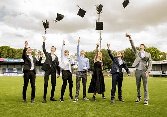 Diploma’s in het Telstarstadion